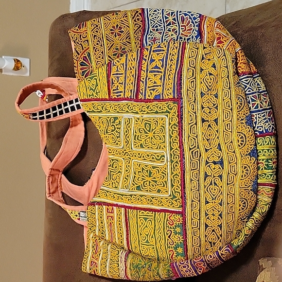 Embroidery Banjara handbag - Picture 2 of 3